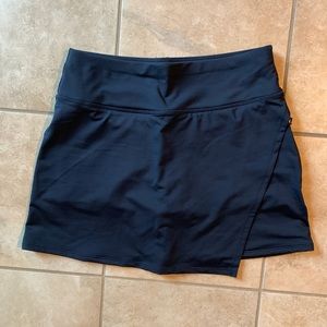 NWOT Athleta volley skort Small